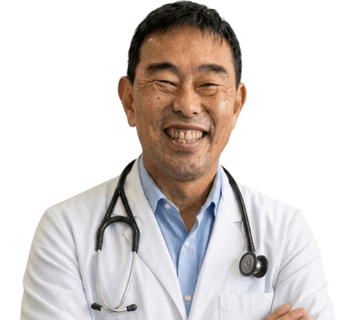 Dr. Wilson Yutaka Hayashi, cardiologista, de jaleco branco e estetoscópio